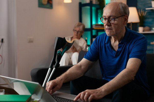 Quels étirements spécifiques sont recommandés pour soulager les douleurs sciatiques?