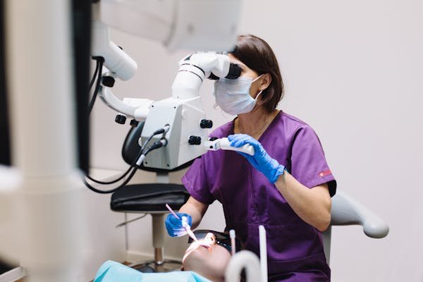 Dentiste Saint-Eustache : soins complets pour toute la famille