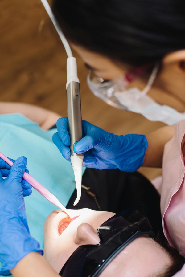 Dentiste suisse : soins dentaires innovants à genève